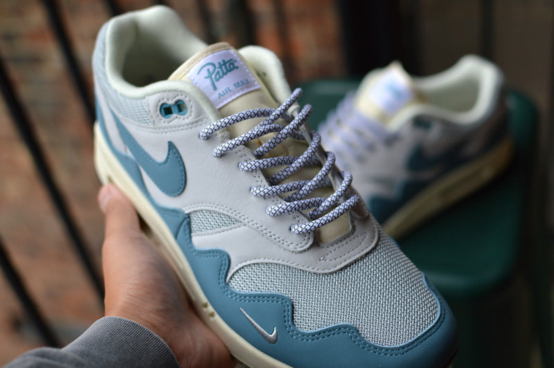 Reflective laces nike sales